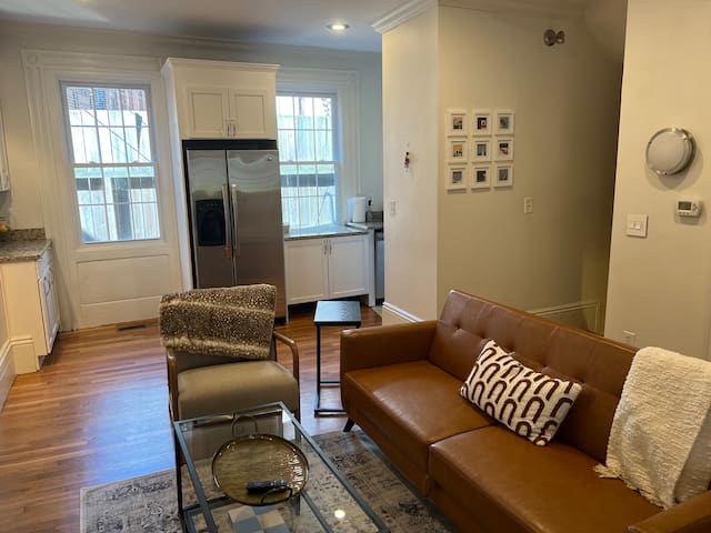 Condo in downtown Boston gallery image 3