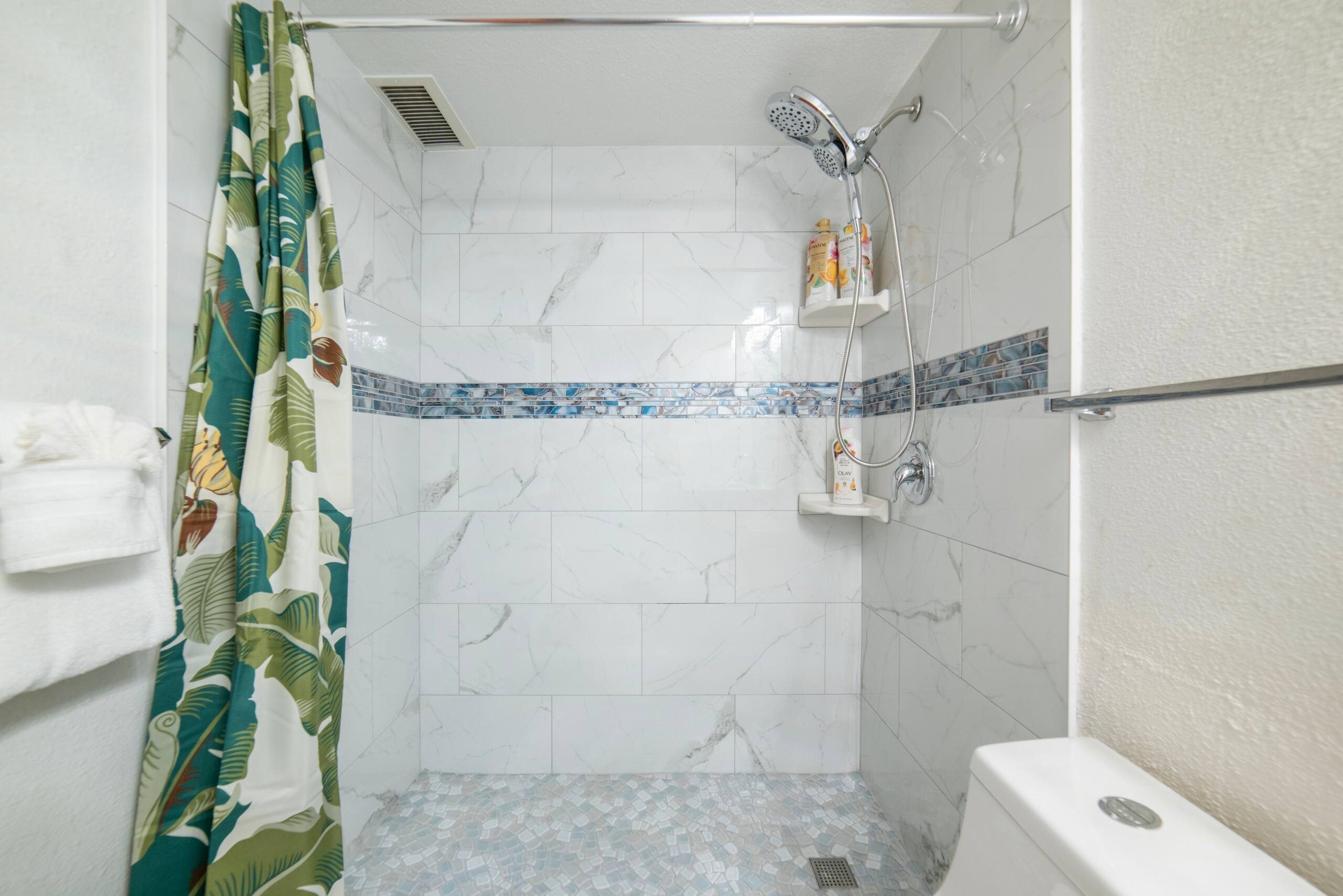 Condo in Wailuku · ★4.76 · 1 bedroom · 2 beds · 1 bath - Image 16