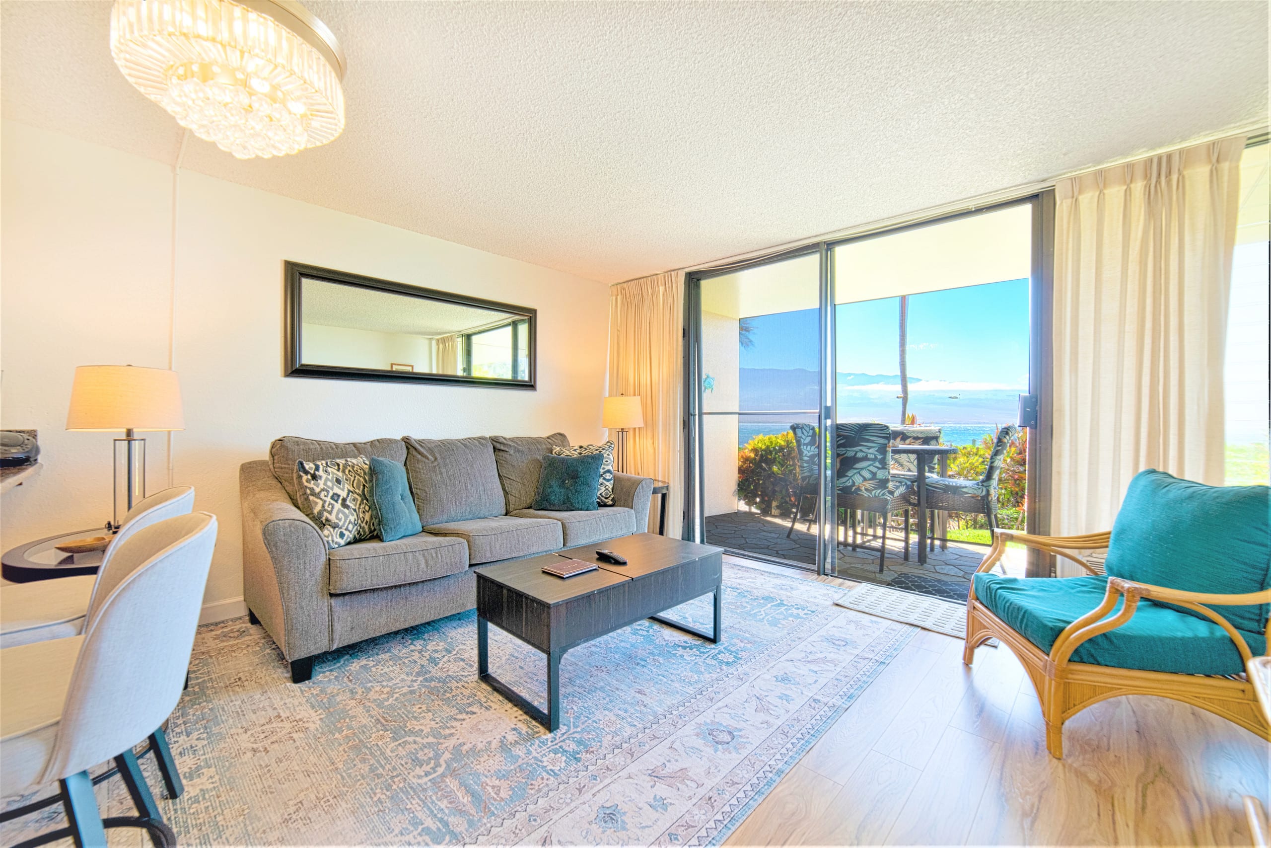 Condo in Wailuku · ★4.76 · 1 bedroom · 2 beds · 1 bath - Image 4