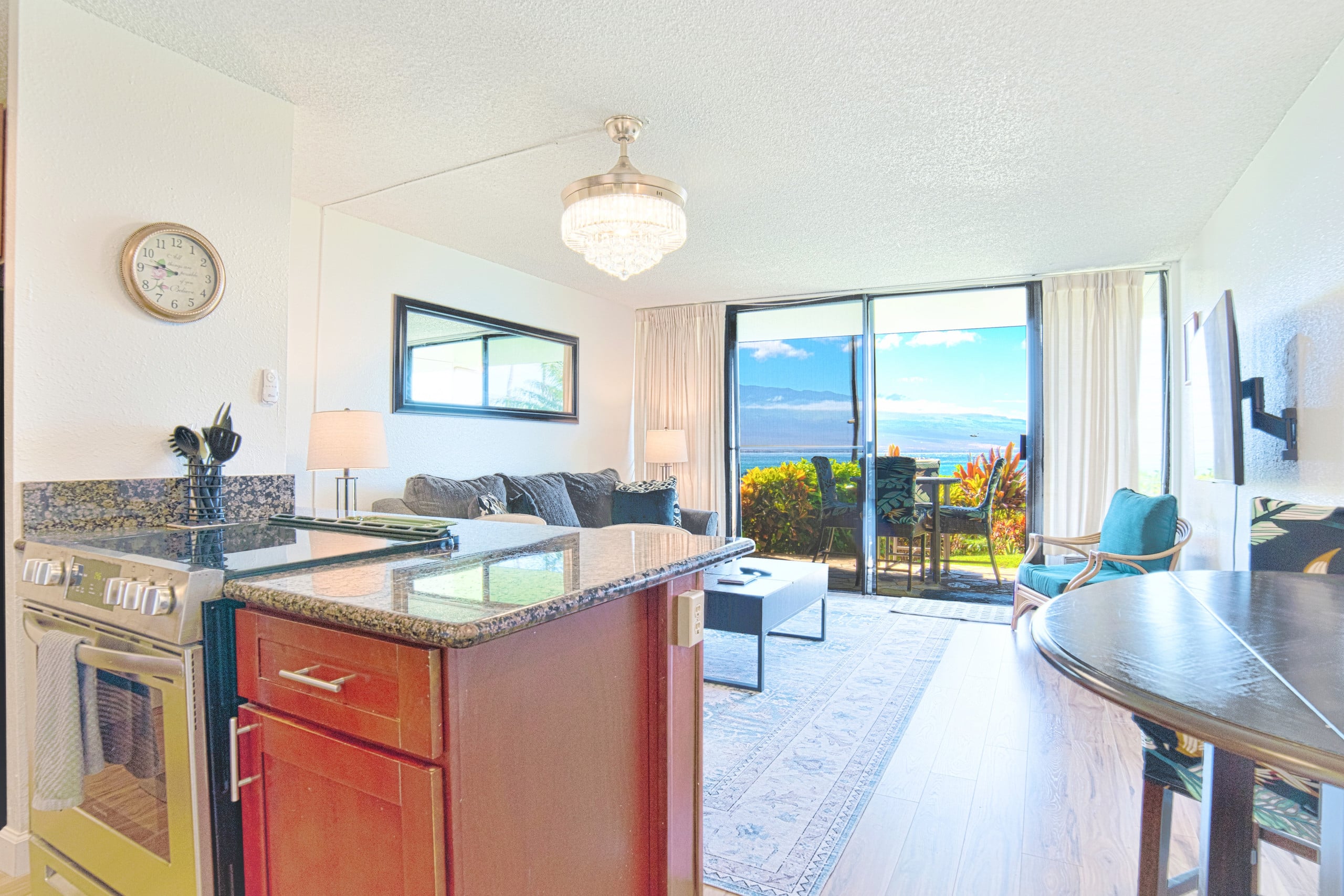 Condo in Wailuku · ★4.76 · 1 bedroom · 2 beds · 1 bath - Image 3