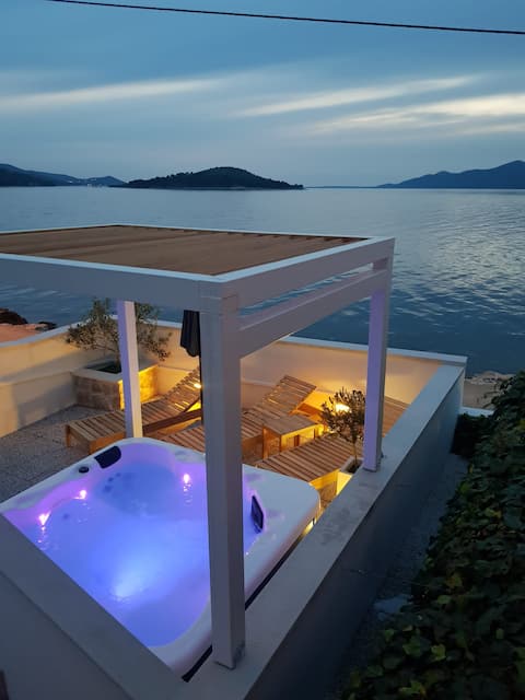 relaxing sea view with private jacuzzy