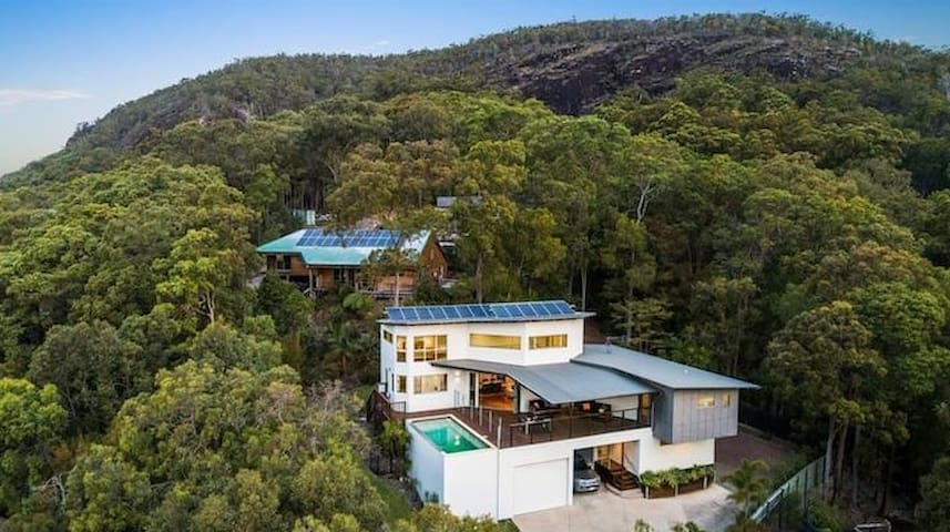 Mt Coolum Hideaway:Pool Luxury Nature Views Relax gallery image 4