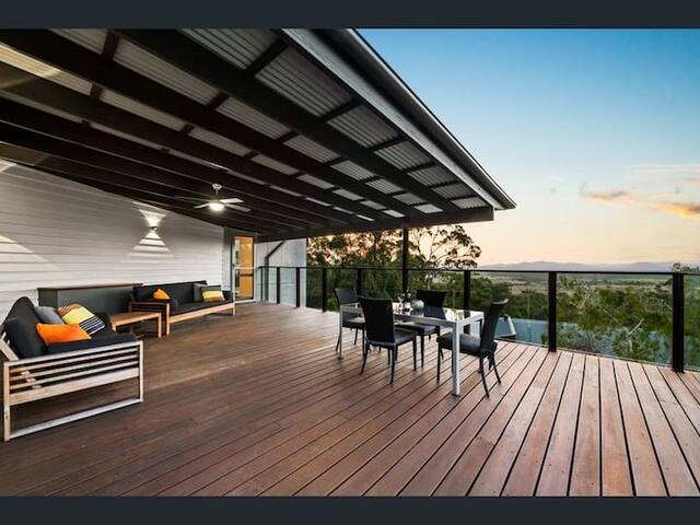 Mt Coolum Hideaway:Pool Luxury Nature Views Relax gallery image 5