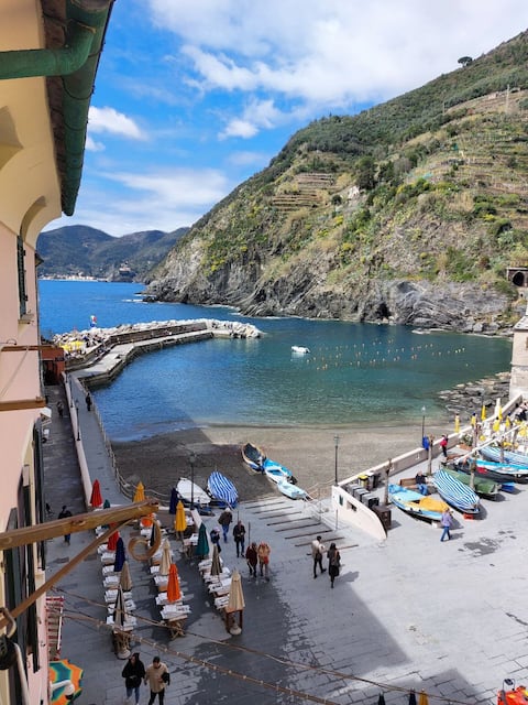 Popular Airbnb listing: Sea view Apartment "Cà di Bafirussi" - Vernazza in Vernazza