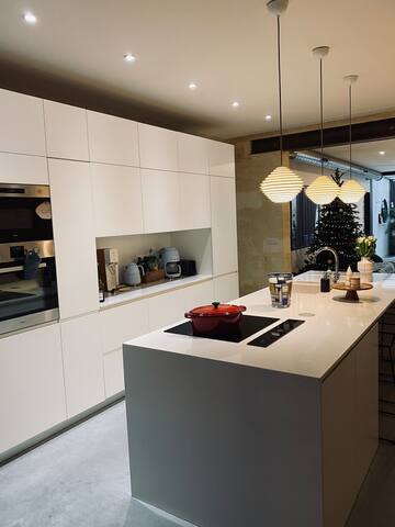 Loft 120m2 + terrasse en plein coeur des Chartrons gallery image 4