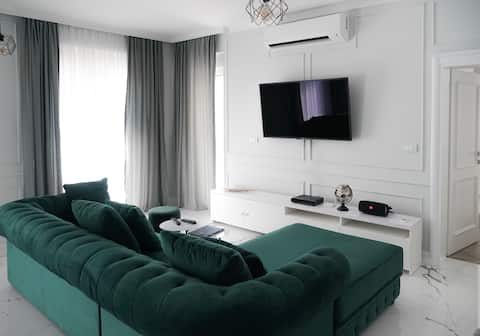 Top performing Airbnb: Mediterranean luxury apartment with 180° sea view in Herceg Novi