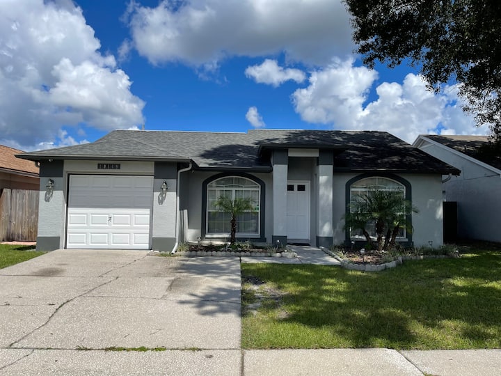 Cozy 3/2 home centrally located in Tampa. Houses for Rent in Tampa