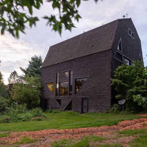 Verdant Hollow Farm Stay-Tigerman Black Barn