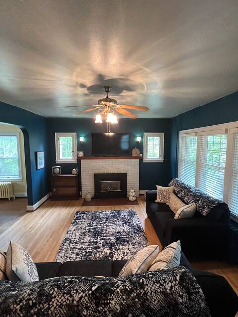 Cozy Cottage in the heart of Berkeley Springs WV