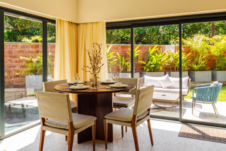 Dining area image 2