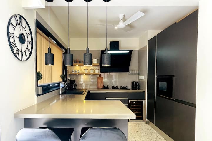 Full kitchen image 1