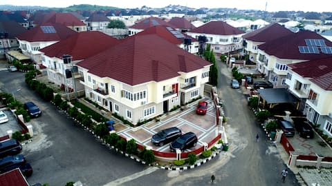 Specious 2-bedroom flat, free parking on premises.