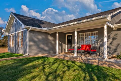 Best kitchen in Texoma! New! Playroom!