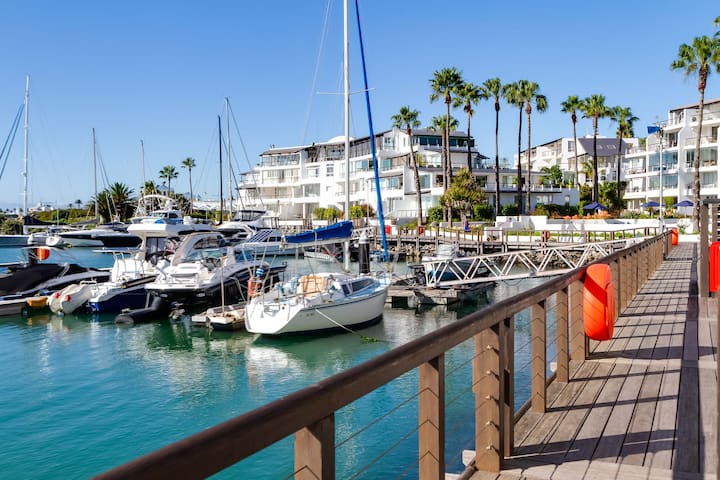 2 Bedroom WatersEdge Apt – Inverter – shared pool