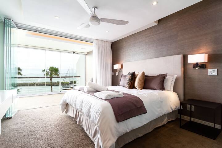 2 Bedroom WatersEdge Apt – Inverter – shared pool gallery image 2