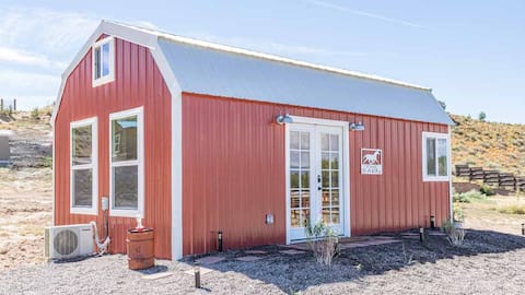 The Barn - Tiny Home near Santa Fe & Los Alamos