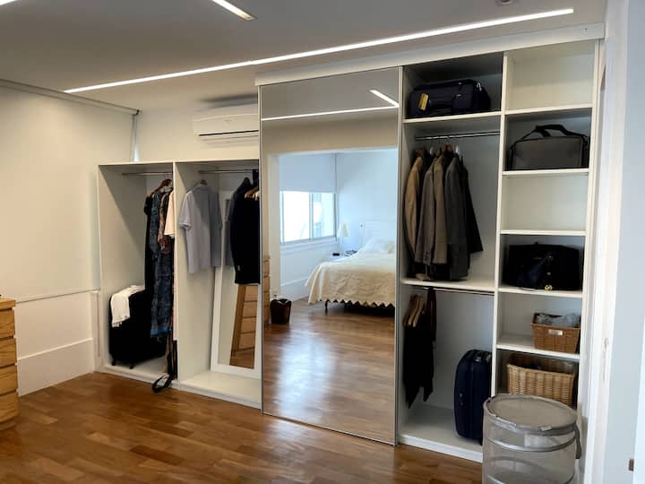 Dormitorio principal con armario