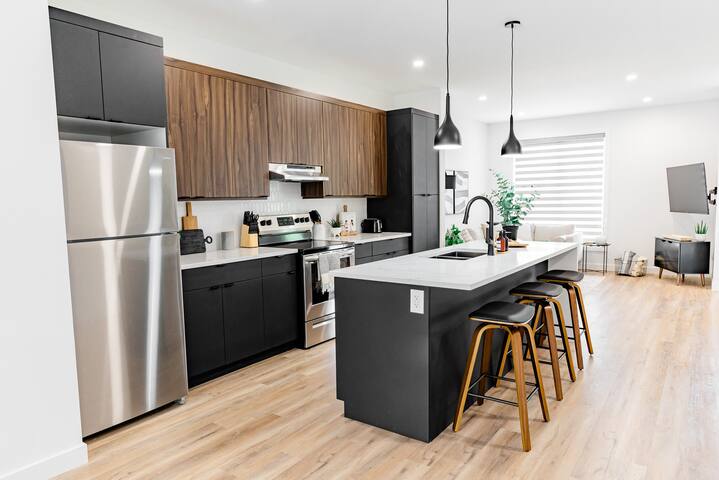 *1min Riverview Health 7min Downtown Free Parking gallery image 2