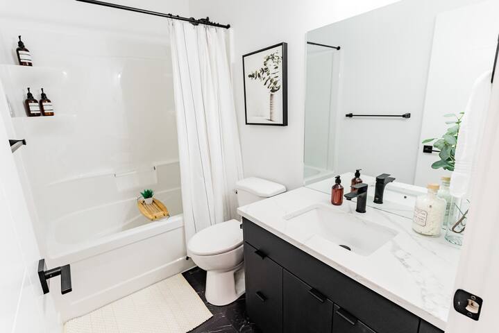 *1min Riverview Health 7min Downtown Free Parking gallery image 4