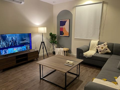 Floor Apartment with Bosh and Private Garage 6