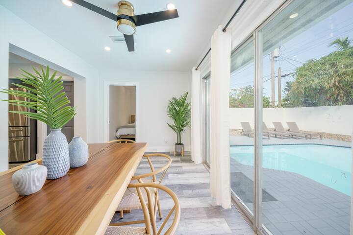 Modern 4 Bedroom Villa with Pool gallery image 4