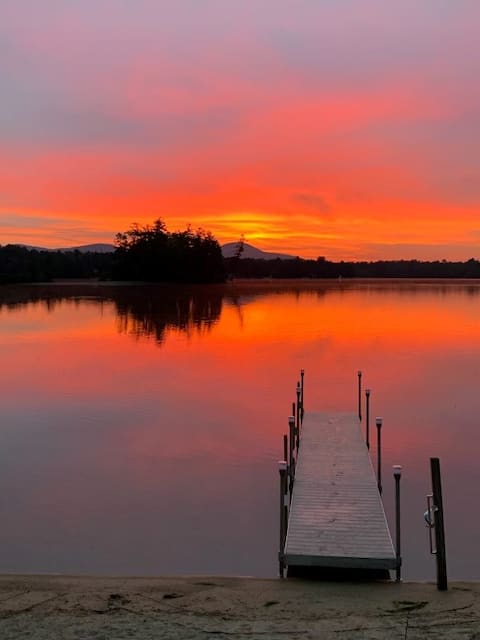 Peaceful Ossipee Lake Cottage Private Beach/Dock