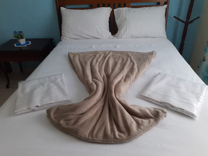 Shtroja krevati dhe banje për çdo vizitor.