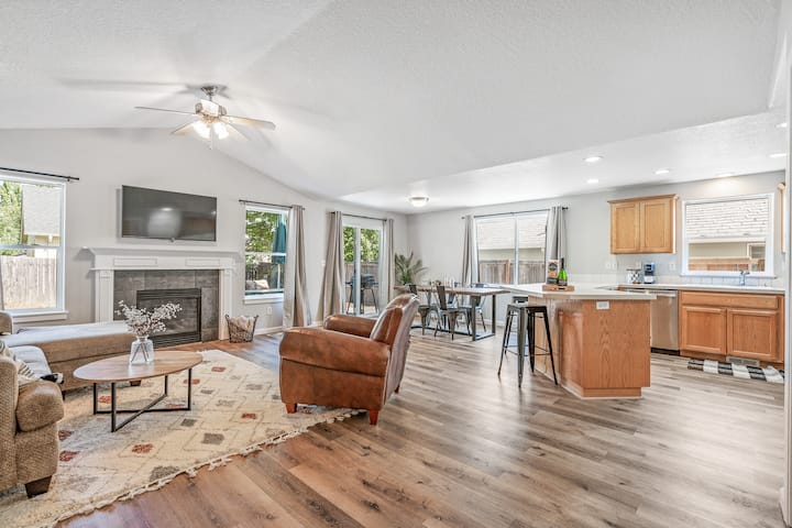 Adorable Wine Country Home - Champoeg State Park, St Paul
