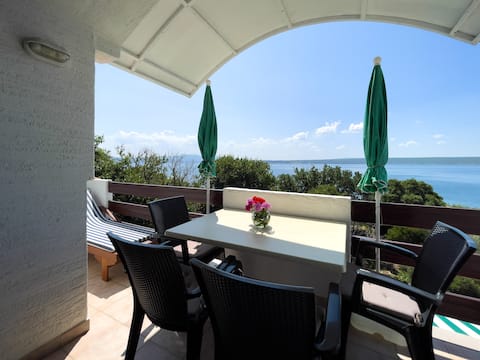 Attic Apartment with great Sea View