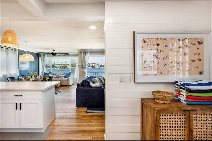 Beachfront on the Bay- penthouse on the sand gallery image 4