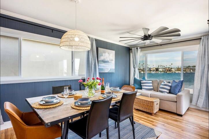 Beachfront on the Bay- penthouse on the sand gallery image 3