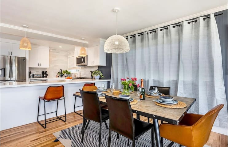 Beachfront on the Bay- penthouse on the sand gallery image 2