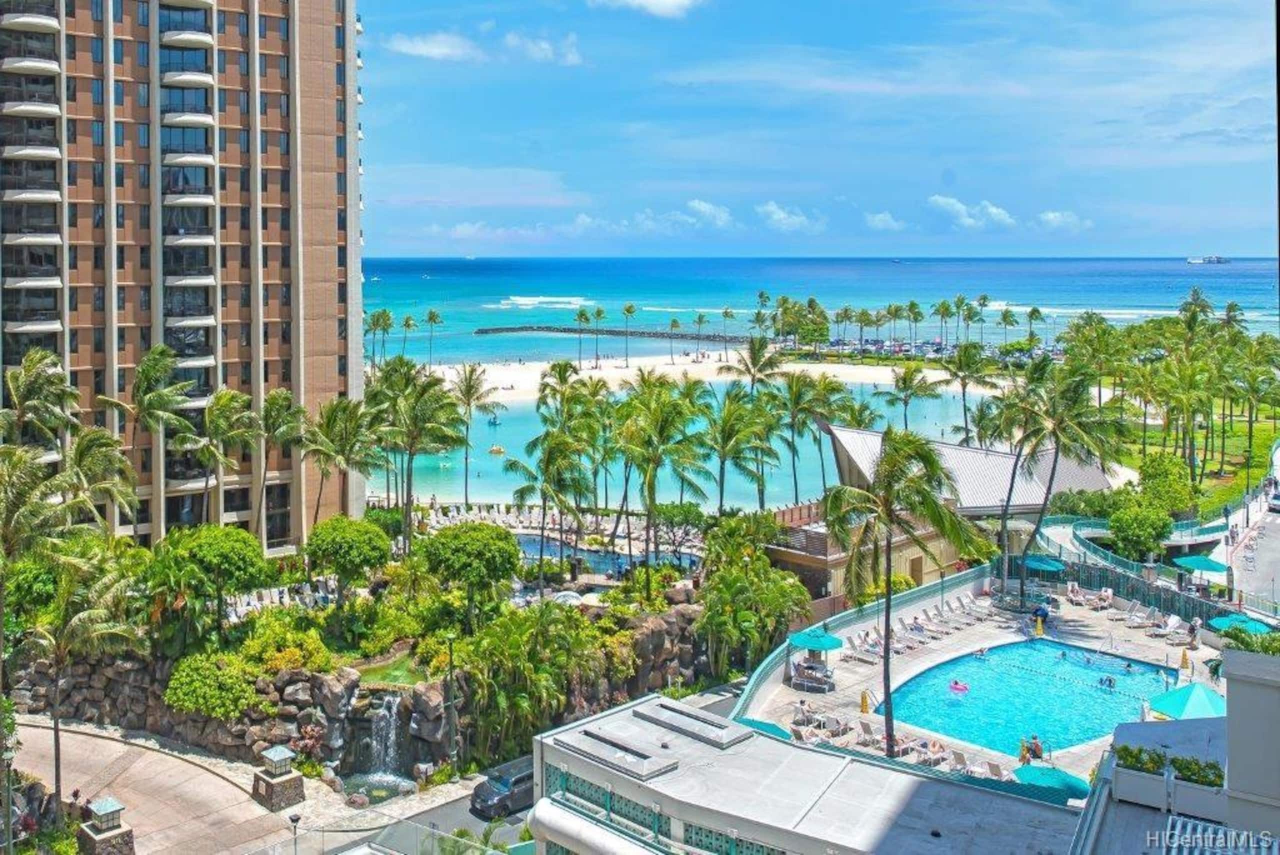 Condo in Honolulu · ★4.83 · 1 bedroom · 3 beds · 1 bath - Image 7