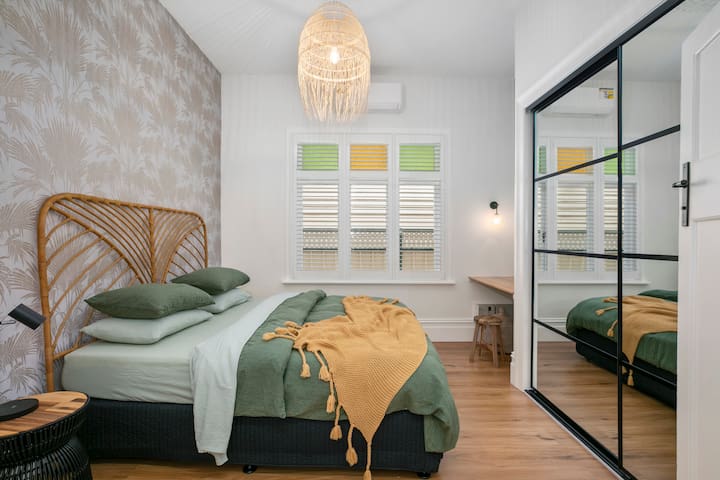 Maggie House: Yarraville central , 6km to CBD. gallery image 4