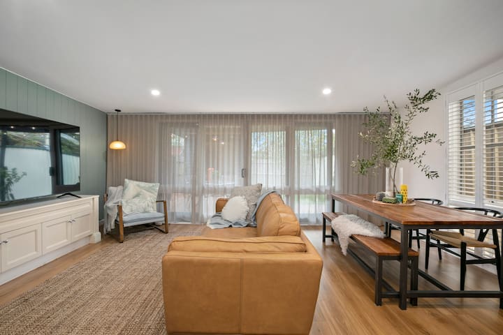 Maggie House: Yarraville central , 6km to CBD.