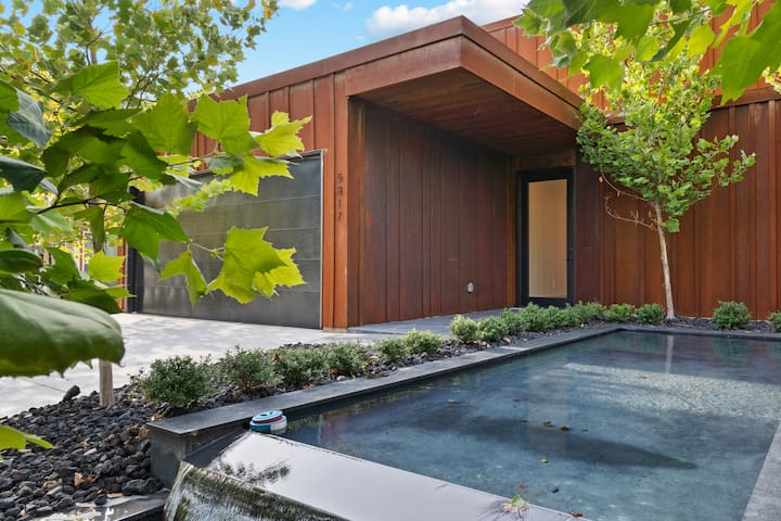 Stunning Lower Greenville Modern Villa