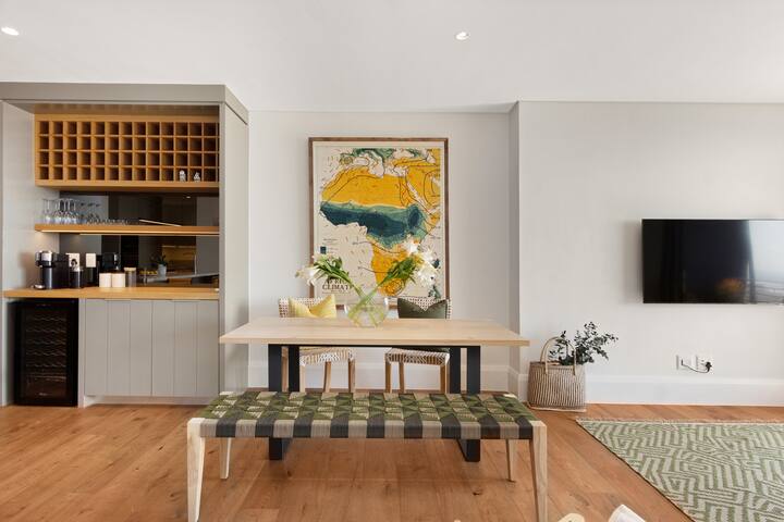 Luxury Sea Point Pad with Ocean Balcony Views gallery image 5