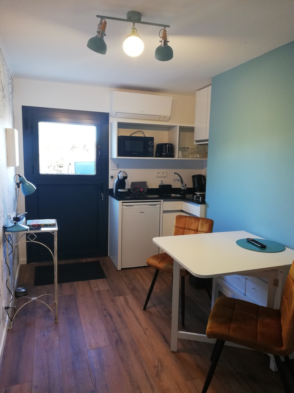 Top Airbnb: Bed and breakfast pool studio à Charente