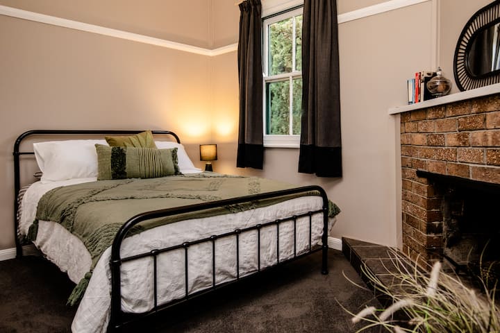 غرفة النوم 2