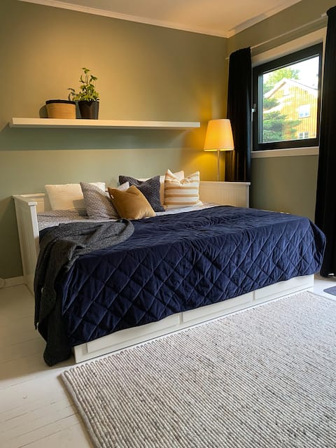 Dorm room/office with private entrance and ensuite bath