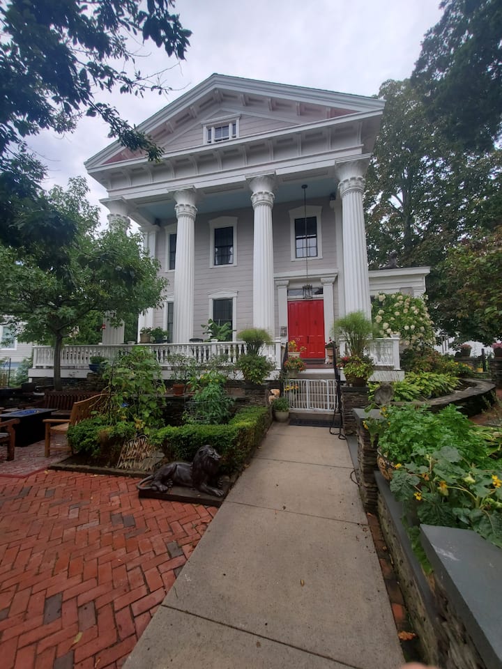 1 Bedroom In the Heart of Newport on Historic Hill Apartments for Rent in Newport, Rhode