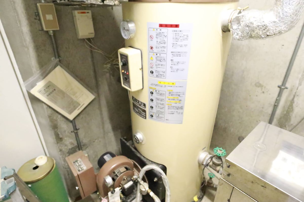 ボイラーでお湯を沸かしています