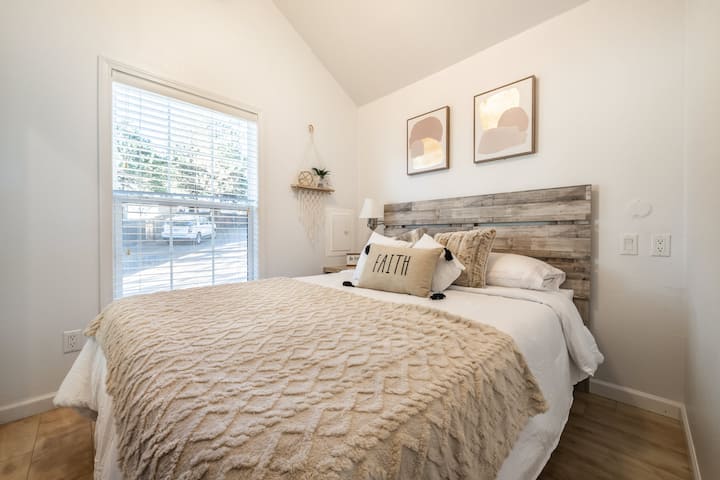 Comfortable Queen sized bed