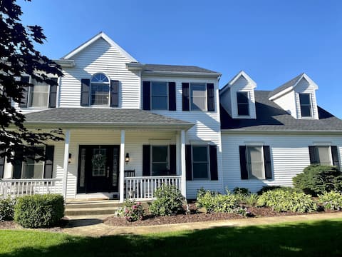 Great family home, close to Notre Dame!