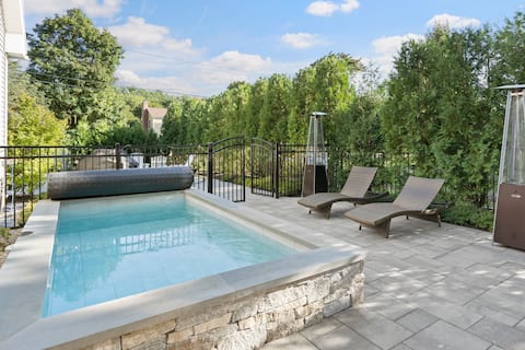 Ogunquit Village 5 BDR, Heated Pool, Walk to Beach