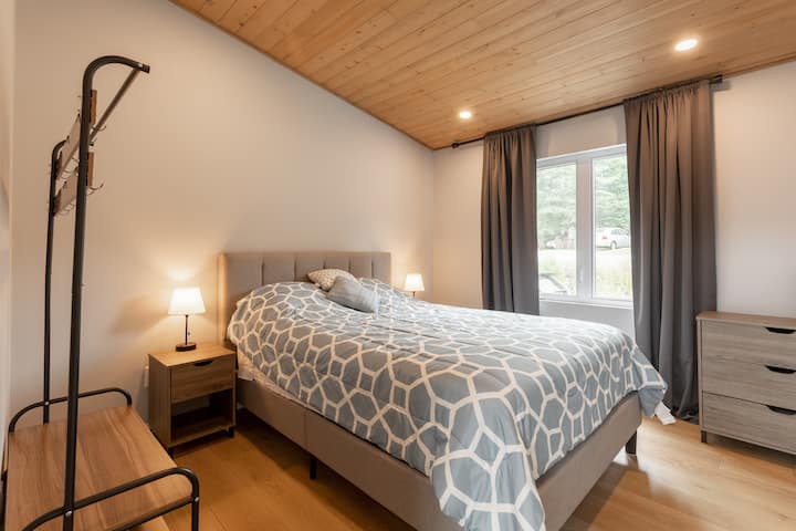 Druga spavaća soba s bračnim krevetom (širine 150 - 179 cm) 