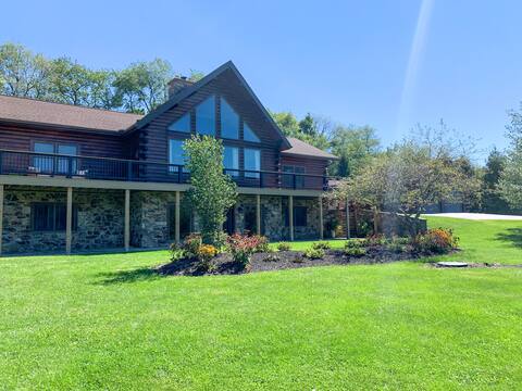 Bellefonte Private Log home, 12 miles Penn State