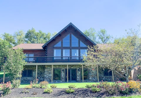 Bellefonte Private Log home, 12 miles Penn State