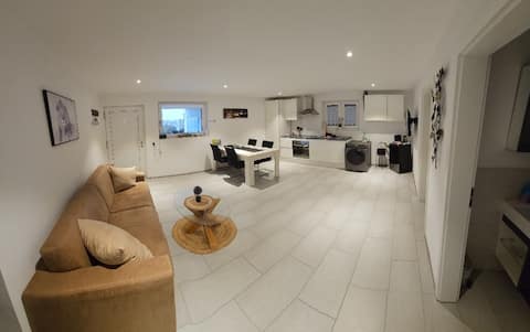 Beautiful apartment 200 m from the Rhine