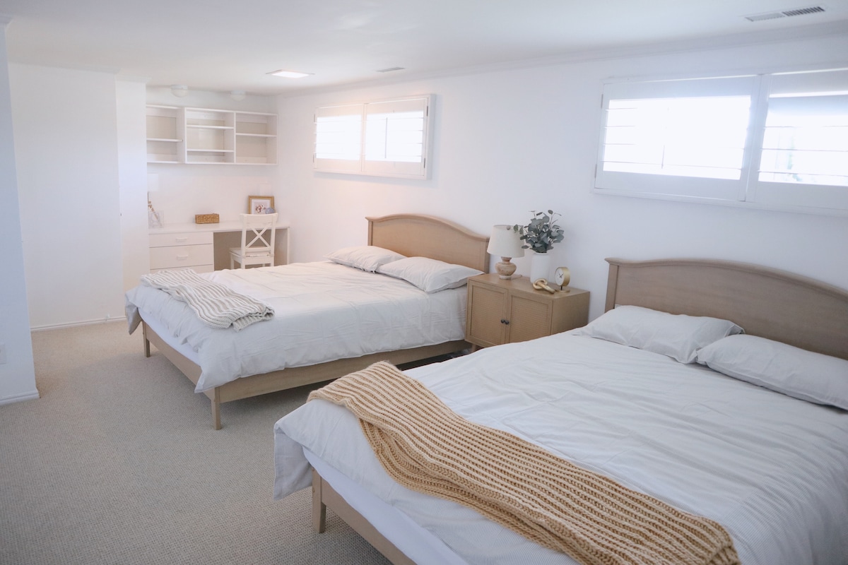 Chumba cha kulala chenye vitanda viwili laini na vya starehe 